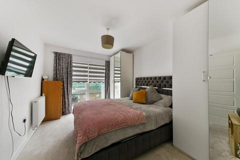3 bedroom apartment for sale, Bawley Court, 1 Magellan Boulevard, London, E16.