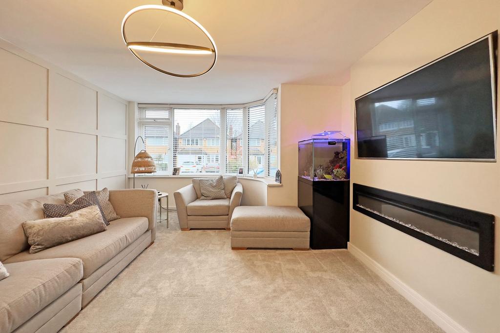 Pear Tree Crescent, Shirley, B90 5 bed semidetached house for sale £415,000