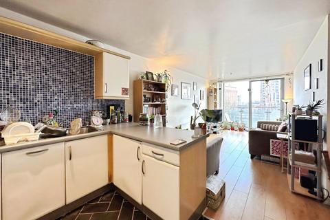 2 bedroom flat to rent, Whitehall Quay, Leeds, West Yorkshire, LS1