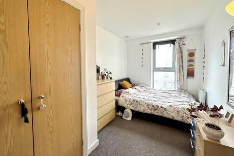 2 bedroom flat to rent, Whitehall Quay, Leeds, West Yorkshire, LS1