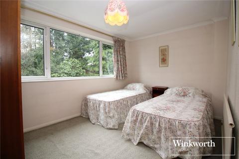 7 Carrington Close, Borehamwood, WD6 2HB