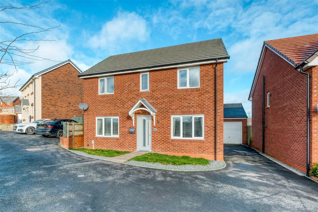 Hawling Street, Brockhill, Redditch B97 6BQ 4 bed detached house for