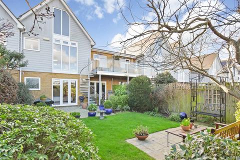 3 bedroom terraced house for sale, Martindown Road, Whitstable