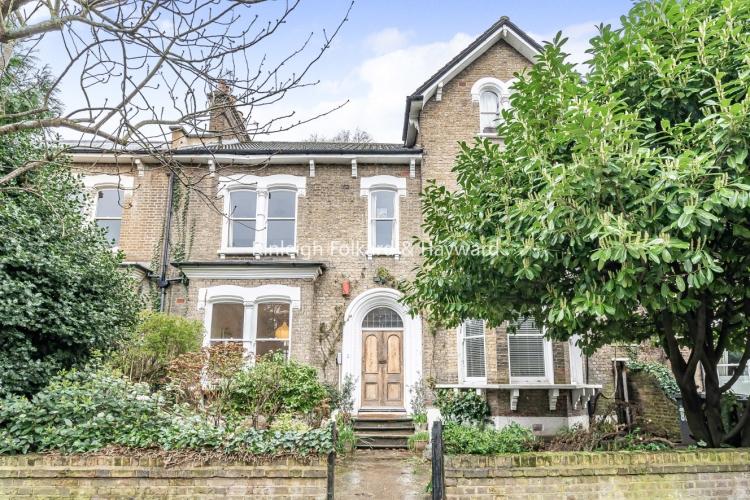 Tyrwhitt Road Brockley SE4 2 bed flat to rent £2,500 pcm (£577 pw)