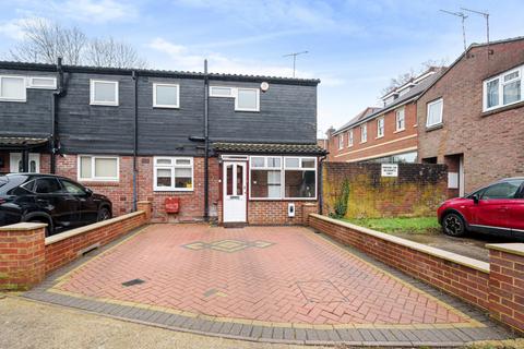 3 Mezen Close, Northwood, HA6 2DP