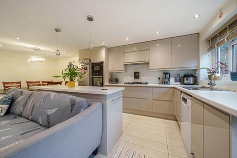 3 Mezen Close, Northwood, HA6 2DP