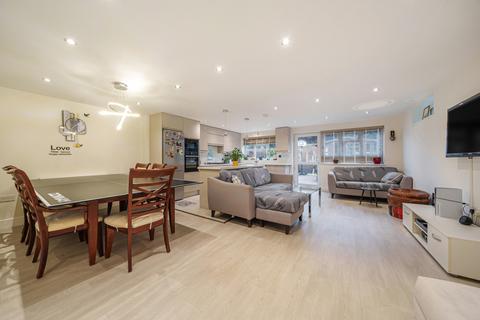 3 Mezen Close, Northwood, HA6 2DP