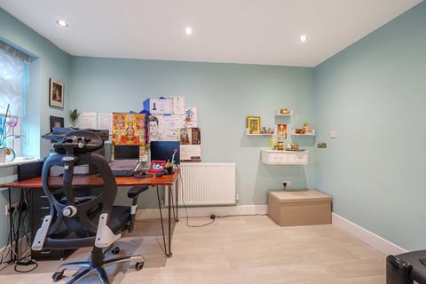 3 Mezen Close, Northwood, HA6 2DP