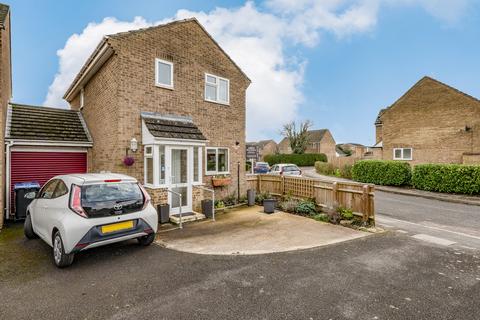 3 bedroom link detached house for sale, Hollybush Road, Carterton, Oxfordshire, OX18