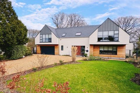 5 bedroom detached house for sale, Warren Close, Ringwood, BH24 2AJ