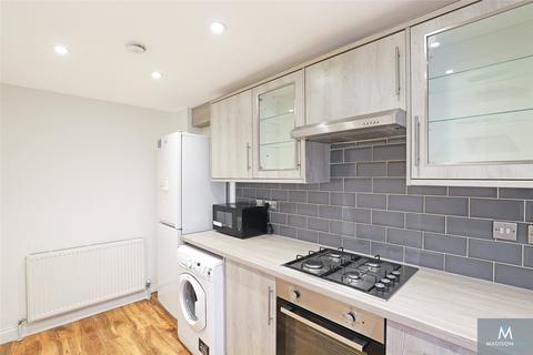 3 bedroom house to rent - London, London E15