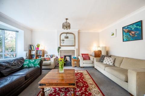 2 bedroom flat for sale - 19 Thanet Lodge, 10 Mapesbury Road, London, NW2 4JA