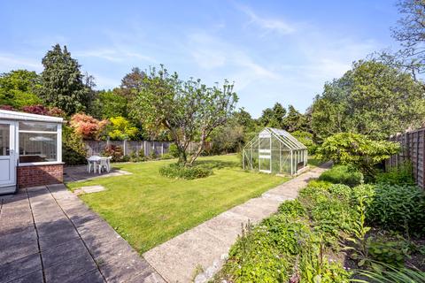 3 Broadbridge Lane, Smallfield, Horley, RH6 9RE