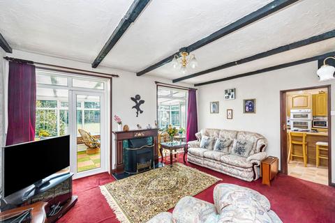 3 Broadbridge Lane, Smallfield, Horley, RH6 9RE