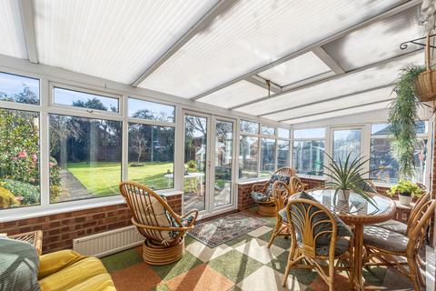 3 Broadbridge Lane, Smallfield, Horley, RH6 9RE