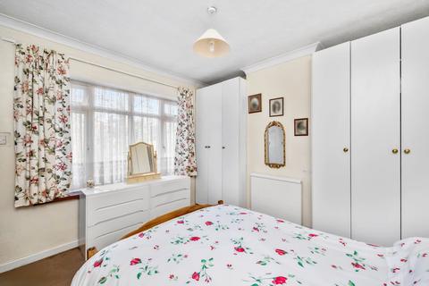 3 Broadbridge Lane, Smallfield, Horley, RH6 9RE