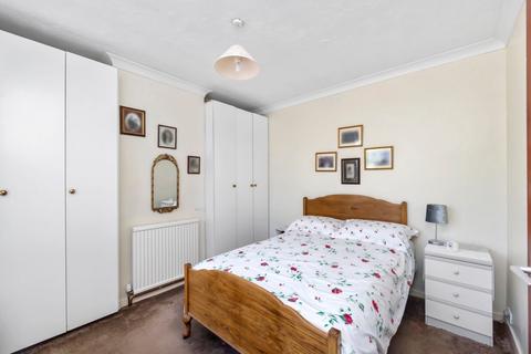 3 Broadbridge Lane, Smallfield, Horley, RH6 9RE