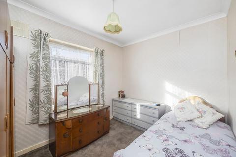 3 Broadbridge Lane, Smallfield, Horley, RH6 9RE