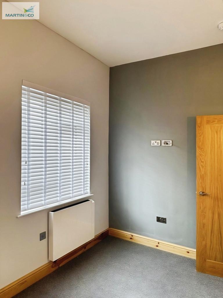 27dcdcb9-BEDROOM