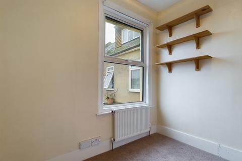 2 bedroom apartment to rent, Risborough Lane, Cheriton