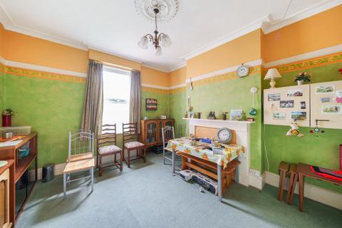 4 bedroom terraced house for sale, West Street, Carshalton