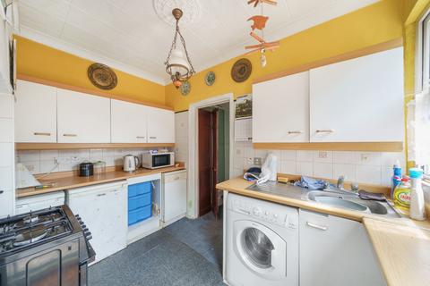 28 West Street, Carshalton, SM5 2QG