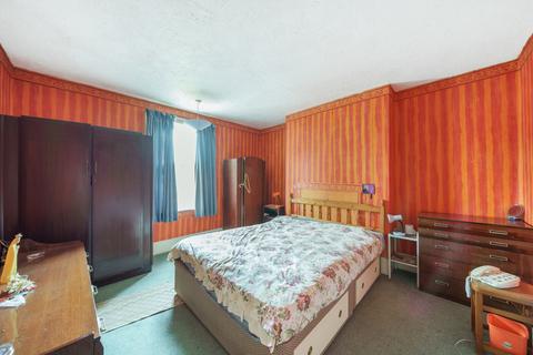 28 West Street, Carshalton, SM5 2QG