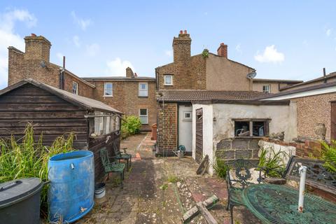28 West Street, Carshalton, SM5 2QG