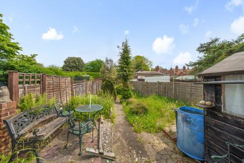 28 West Street, Carshalton, SM5 2QG