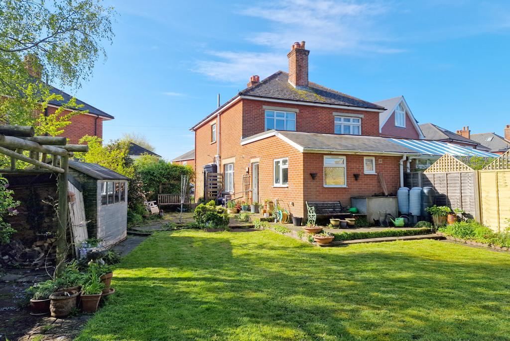 Burrard Grove, Lymington SO41 2 bed semidetached house for sale £595,000