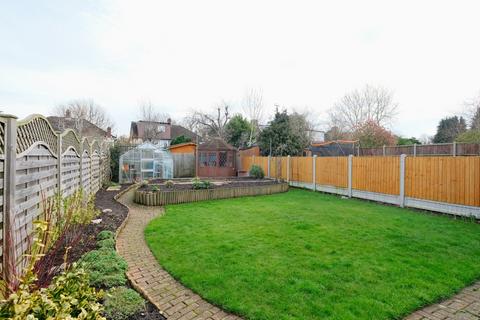 2 Lodge Close, Orpington, BR6 0QQ