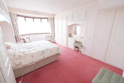 2 Lodge Close, Orpington, BR6 0QQ