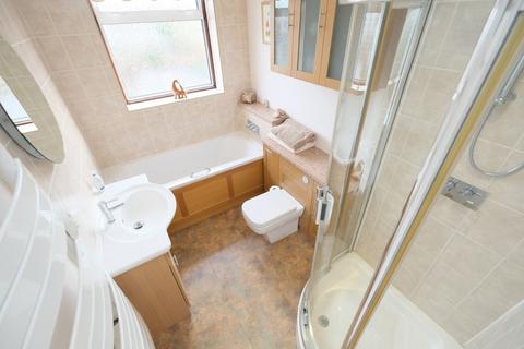 2 Lodge Close, Orpington, BR6 0QQ
