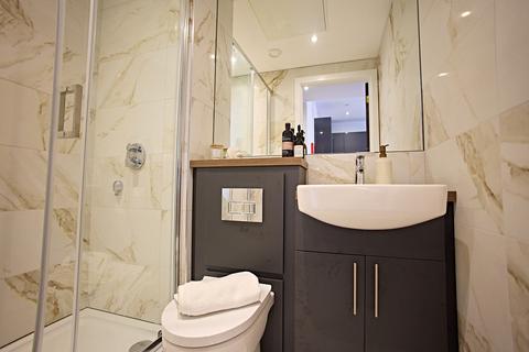 1 bedroom apartment to rent, Apt 0707, Q Three Residence, 30 Westgate LS1