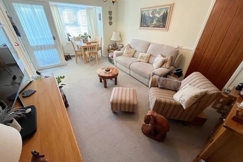 2 bedroom ground floor flat for sale, Bramley Close, Ledbury