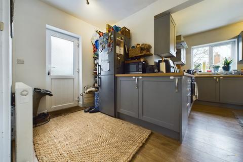 8 Croft Close, Rolleston On Dove, Burton-on-trent, DE13 9AF