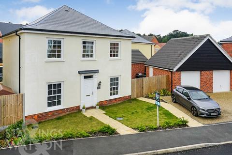 4 bedroom detached house for sale, Overstrand Way, Sprowston, Norwich