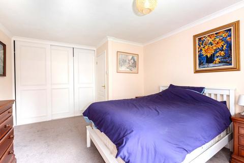 2 bedroom apartment to rent - Woodhurst, Ray Mead Road
