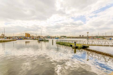 2 bedroom flat to rent, The Mast, Gallions Reach, London, E16