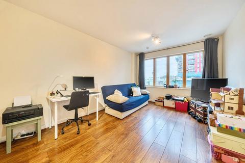 Luminosity Court, Ealing, London, W13