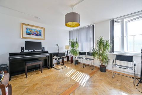 undefined, Lucey Way, Bermondsey, London, SE16