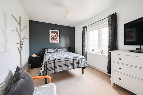 117 Friday Hill West, London, E4 6EW
