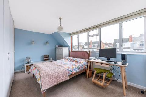 66 Appledore Crescent, Sidcup, DA14 6RQ