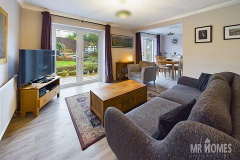 8 Bankside Close, Thornhill, Cardiff, CF14 9EQ