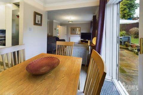 8 Bankside Close, Thornhill, Cardiff, CF14 9EQ