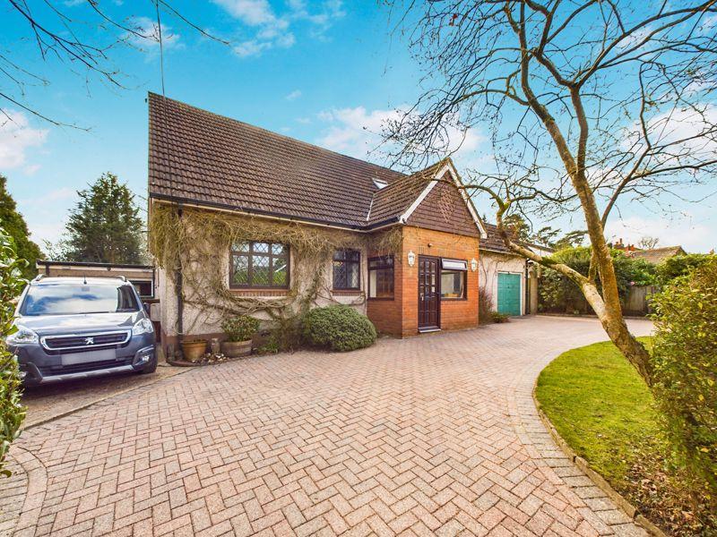 Heathway, Chaldon 4 bed detached house for sale £900,000