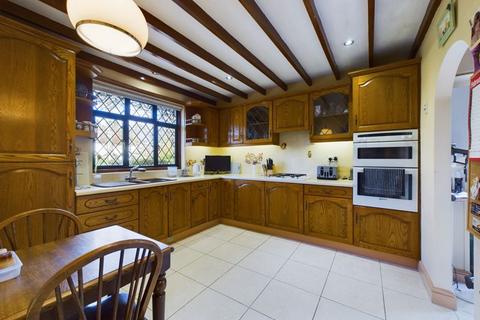 3 Heathway, Chaldon, Caterham, CR3 5DN
