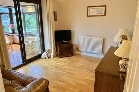22 Clos Caegwenith, Tonna, Neath, SA11 3ER