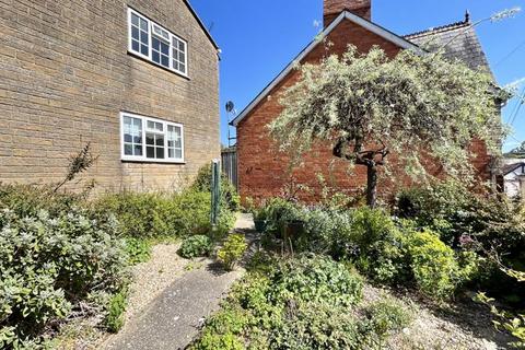 2 bedroom flat for sale, Westerly Court, Ilminster, Somerset TA19