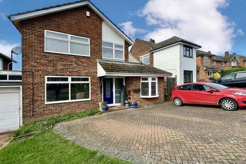 3 bedroom detached house for sale, Goddington Road, Bourne End SL8